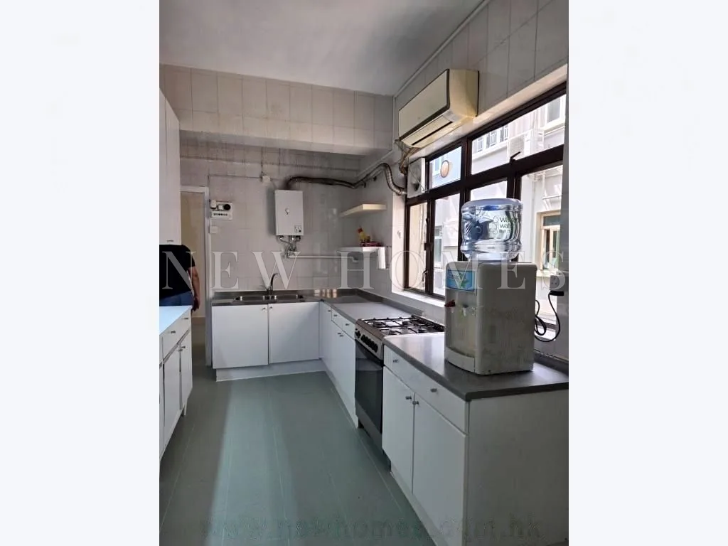 Antonia House, Happy Valley — 3