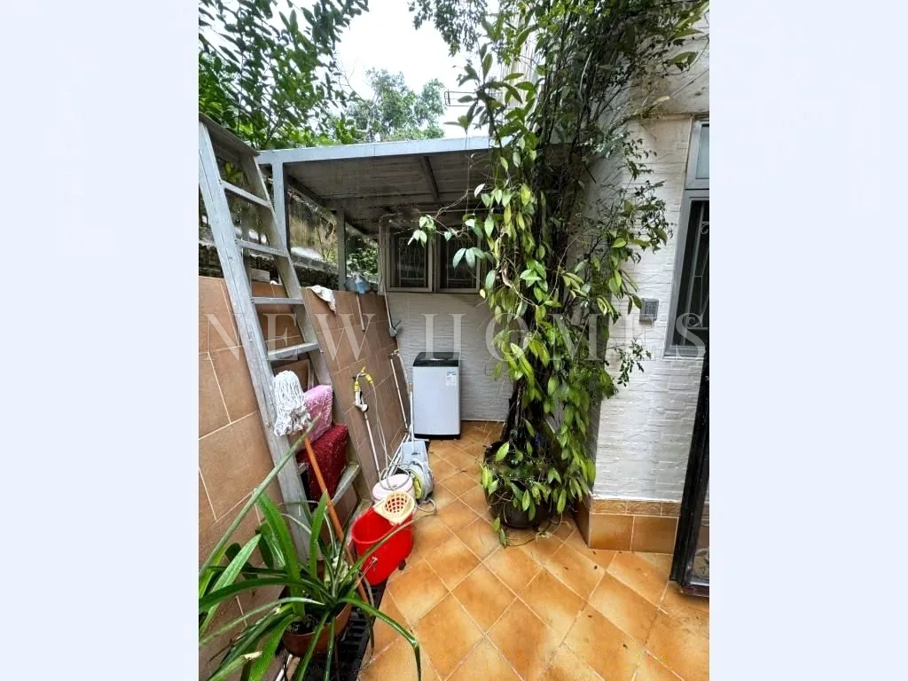 Pine Gardens, Happy Valley — 6