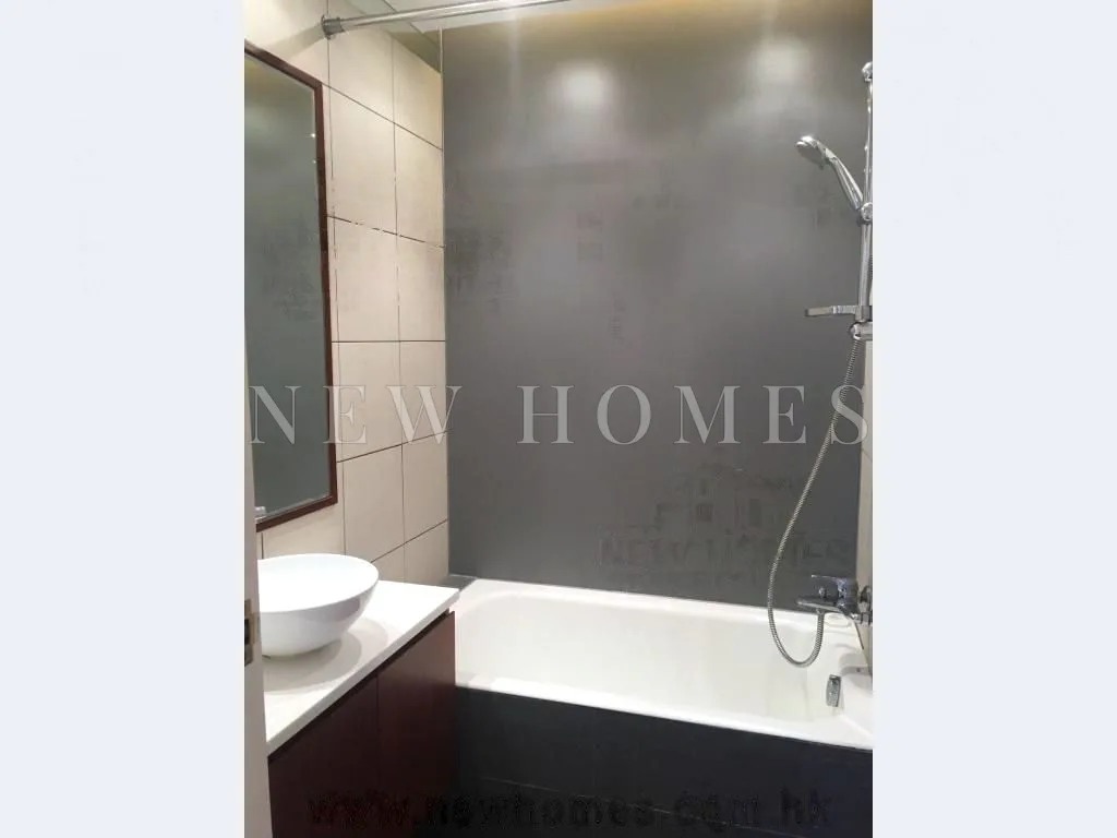 Sanitarian Apartment, Happy Valley — 2