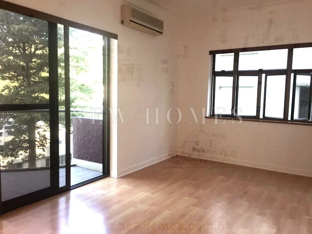 Sanitarian Apartment, Happy Valley — 3