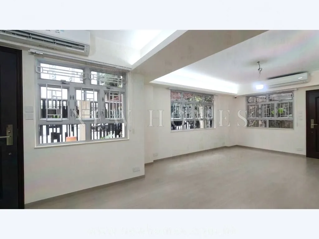 7 Village Terrace, Happy Valley — 2